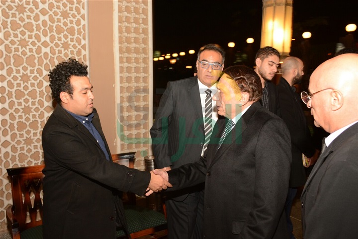 بالصور.. سمير صبرى والحلفاوي في عزاء زبيده ثروت