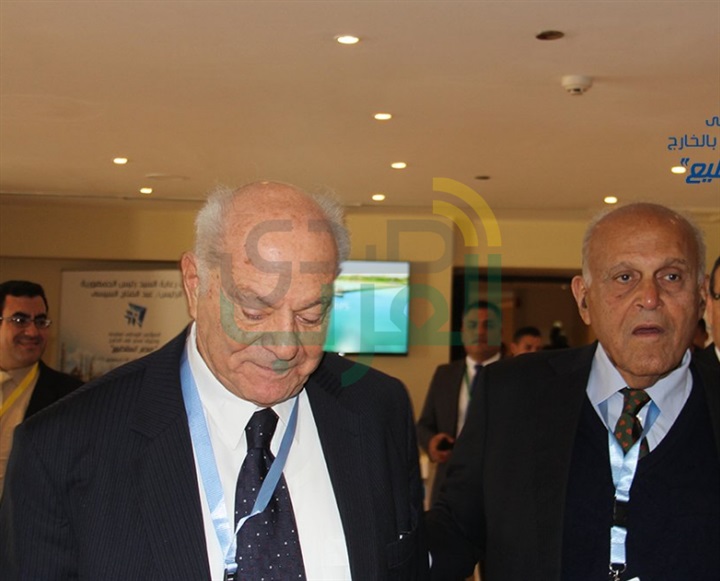 بالصور.. وصول الدكتور مجدي يعقوب لمؤتمر علماء مصر بالخارج
