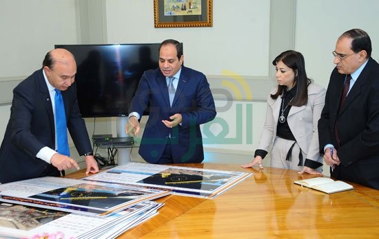  بالصور.. السيسي يجتمع بوزيرى الاستثمار ومميش لبحث تطوير الموانئ بالقناة 