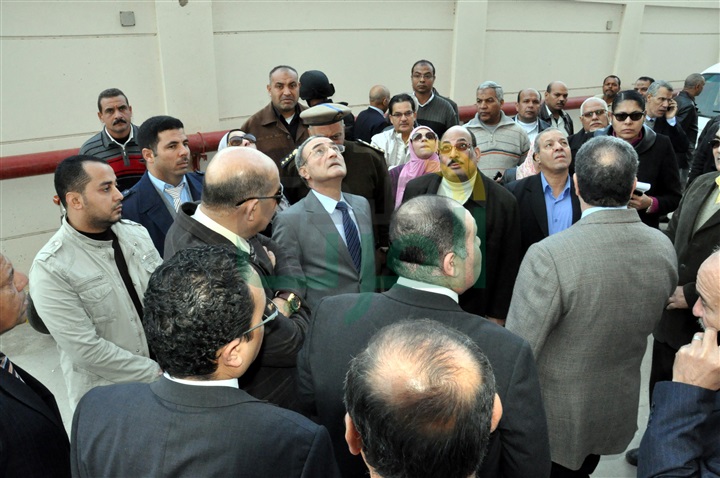بالصور..محافظ القليوبية يتفقد مشروع مجمع المحاكم الجديد 