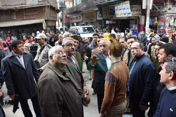  محافظ الشرقية ومدير الأمن يزيلان الإشغالات بالزقازيق
