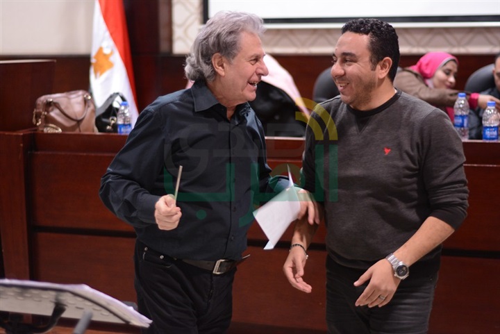 بالصور.. كواليس بروفة وليد توفيق و"كورال أطفال مصر" بالصور.. كواليس بروفة وليد توفيق و"كورال أطفال مصر"