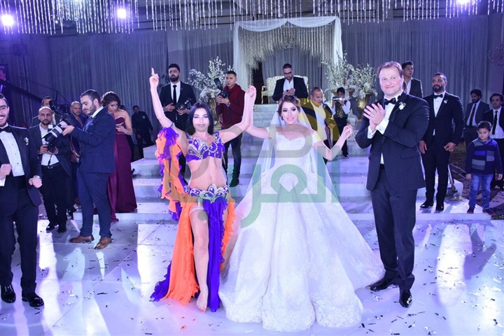 بالصور.. حماقى وبوسى يشعلون زفاف على ومى بحضور الزند بالصور.. حماقى وبوسى يشعلون زفاف على ومى بحضور الزند