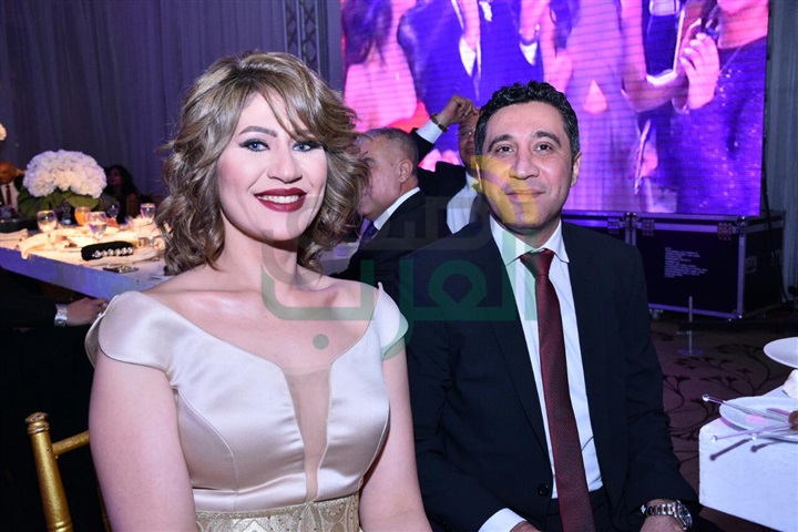 بالصور.. حماقى وبوسى يشعلون زفاف على ومى بحضور الزند بالصور.. حماقى وبوسى يشعلون زفاف على ومى بحضور الزند