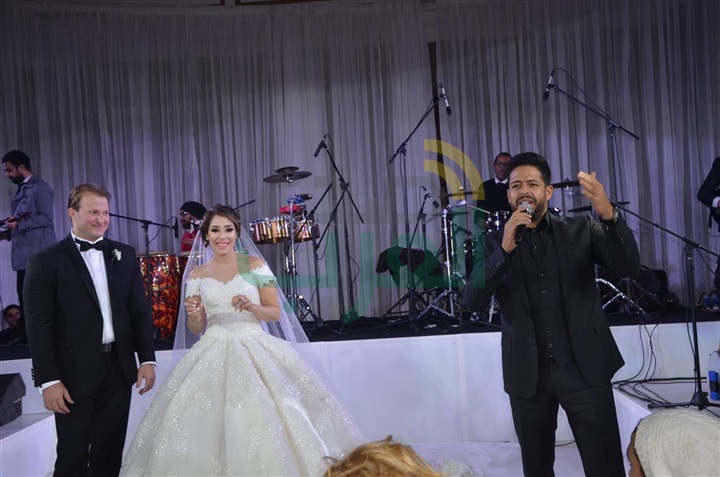 بالصور.. حماقى وبوسى يشعلون زفاف على ومى بحضور الزند بالصور.. حماقى وبوسى يشعلون زفاف على ومى بحضور الزند