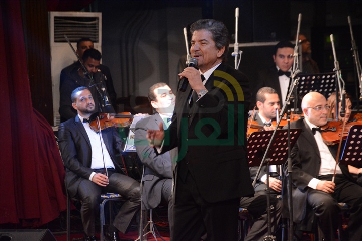 بالصور.. وليد توفيق يختتم حفله الغنائي بـ"عمار يامصر عمار" بالصور.. وليد توفيق يختتم حفله الغنائي بـ"عمار يامصر عمار"