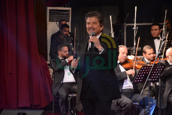 بالصور.. وليد توفيق يختتم حفله الغنائي بـ"عمار يامصر عمار" بالصور.. وليد توفيق يختتم حفله الغنائي بـ"عمار يامصر عمار"