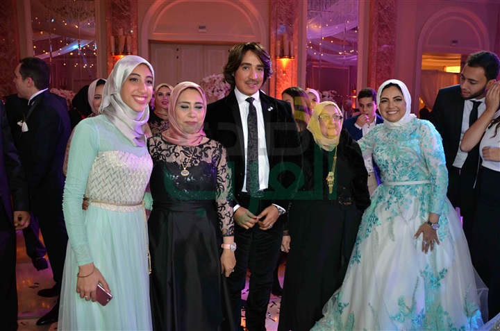 بالصور .. عمرو دياب يشعل زفاف هشام أبو درة بالصور .. عمرو دياب يشعل زفاف هشام أبو درة