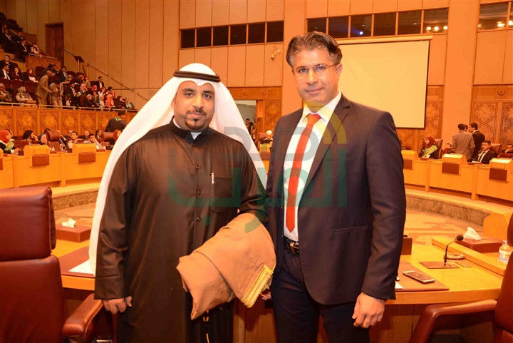 بالصور.. بروتوكول تعاون لخدمة الشباب والبيئة فى الجامعة العربية
