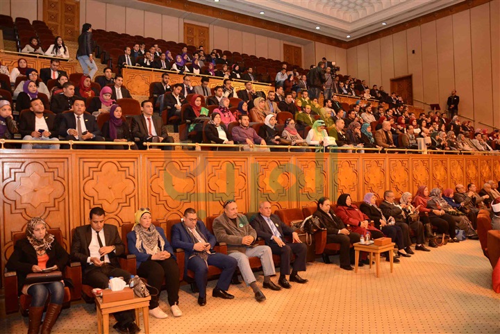 بالصور.. بروتوكول تعاون لخدمة الشباب والبيئة فى الجامعة العربية