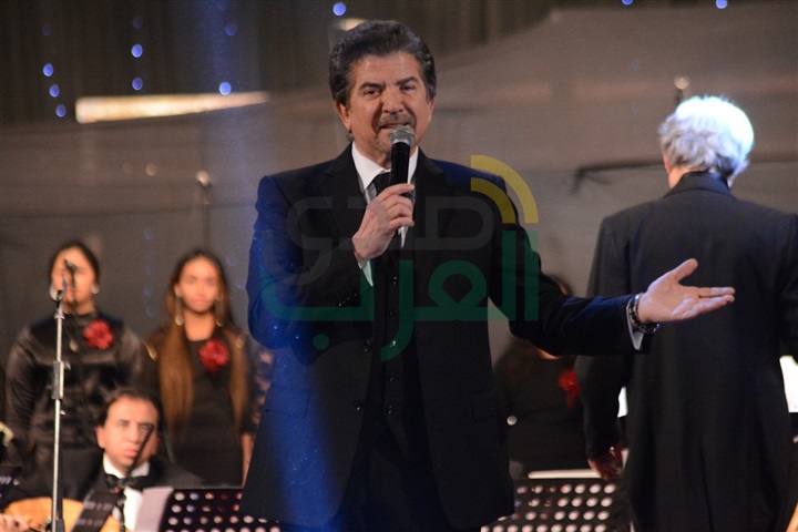 بالصور.. وليد توفيق يختتم حفله الغنائي بـ"عمار يامصر عمار" بالصور.. وليد توفيق يختتم حفله الغنائي بـ"عمار يامصر عمار"