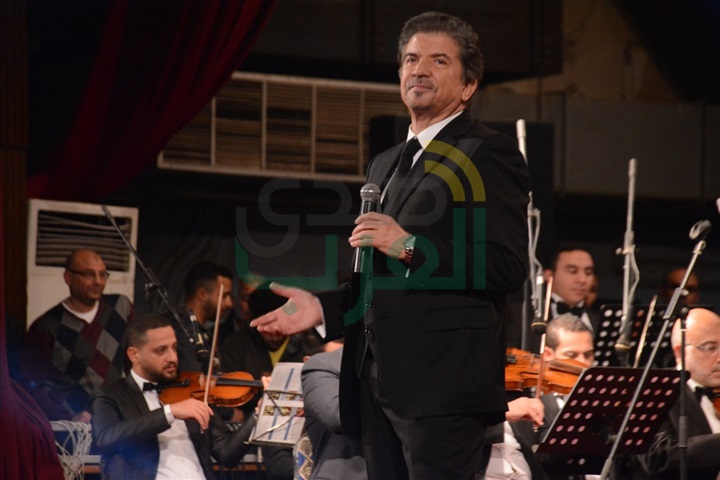 بالصور.. وليد توفيق يختتم حفله الغنائي بـ"عمار يامصر عمار" بالصور.. وليد توفيق يختتم حفله الغنائي بـ"عمار يامصر عمار"
