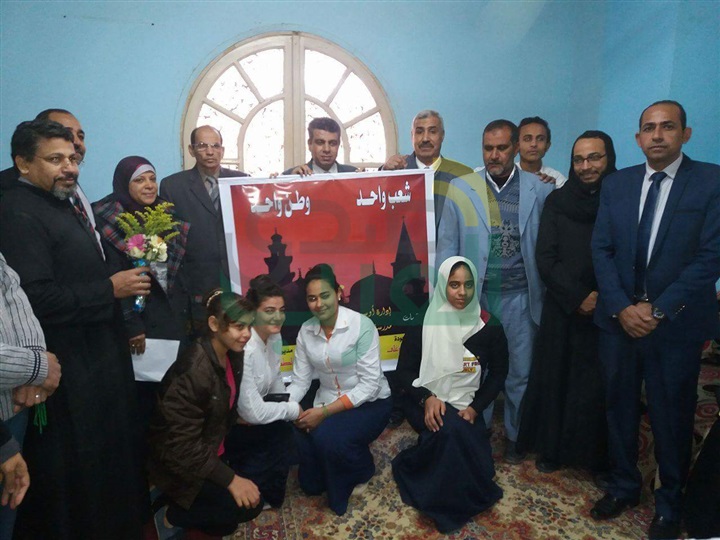 بالصور.. وفد تعليمي بأوسيم يزور الكنيسة الأرثوذكسية للمرة الأولى