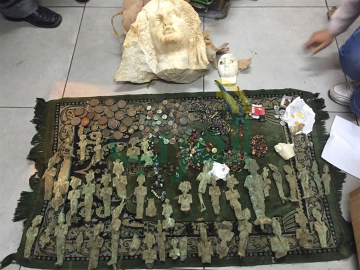 بالصور..الخارجية تسلم الآثار 340 قطعة أثرية مستردة من الأردن بالصور..الخارجية تسلم الآثار 340 قطعة أثرية مستردة من الأردن