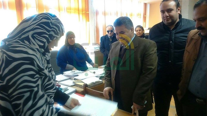 بالصور.. رئيس جامعة بنها يتفقد إبداعات الفنون التطبيقية