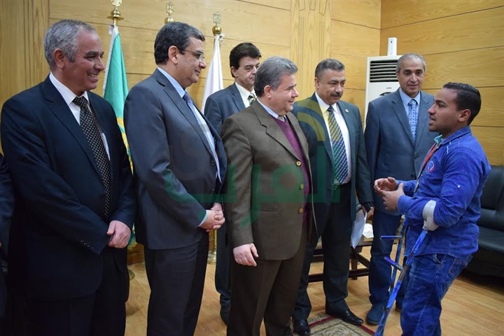 جامعة بنها تكريم الطلاب أبطال الجامعات المصرية من متحدى الإعاقة