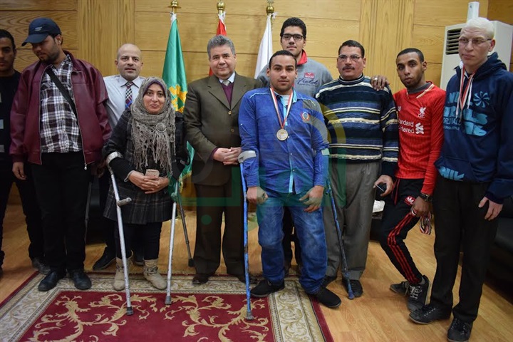 جامعة بنها تكريم الطلاب أبطال الجامعات المصرية من متحدى الإعاقة