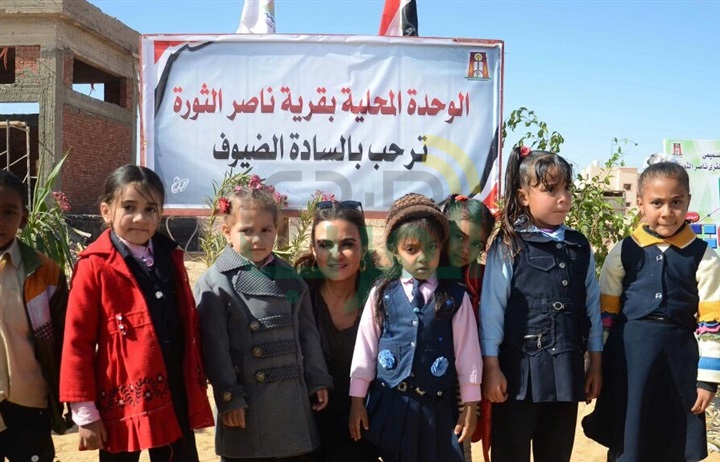 بالصور.. وزيرة التعاون الدولى تتفقد مجمع التمور بالوادي الجديد