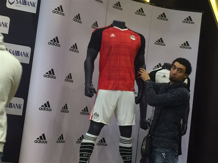 بالصور .. " تى شيرت " المنتخب الجديد المشارك فى أمم افريقيا