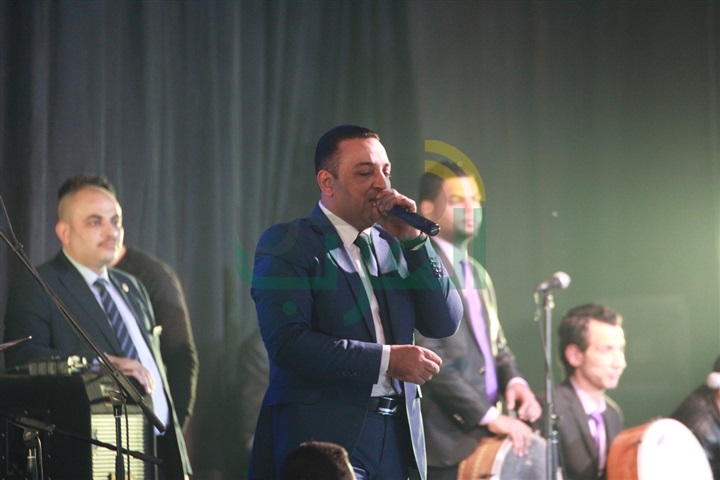 بالصور..عمرو ربيع وثريا يشعلون أولى فقرات حفل رأس السنة في سيتي ستارز بالصور..عمرو ربيع وثريا يشعلون أولى فقرات حفل رأس السنة في سيتي ستارز