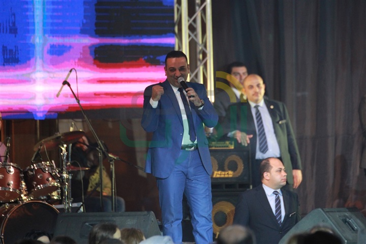 بالصور..عمرو ربيع وثريا يشعلون أولى فقرات حفل رأس السنة في سيتي ستارز بالصور..عمرو ربيع وثريا يشعلون أولى فقرات حفل رأس السنة في سيتي ستارز