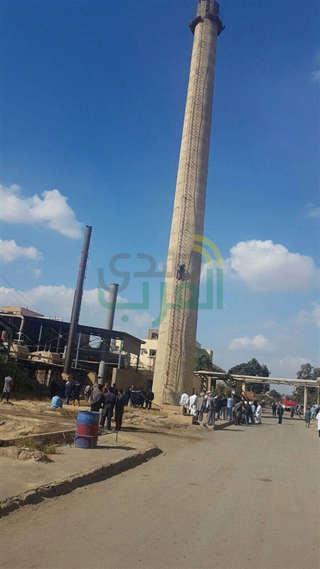 موظف يحاول الانتحار من أعلى شركة بالخانكة