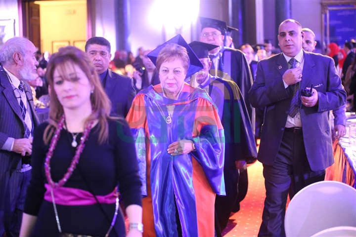 بالصور.. حسام حبيب يحيي حفل تخرج جامعة "MTI"