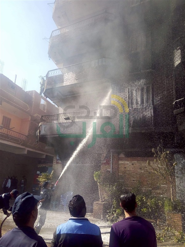 بالصور.. السيطرة على حريق نشب بمصنع بلاستيك بشبرا الخيمة