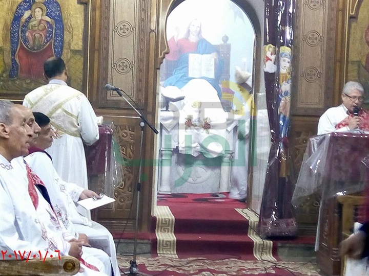محافظ القليوبية ومدير الامن يشاركان الاقباط عيد الميلاد المجيد
