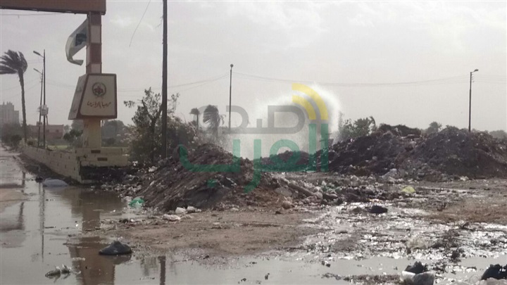 بالصور.. انفجار ماسورة صرف صحي بالخانكة