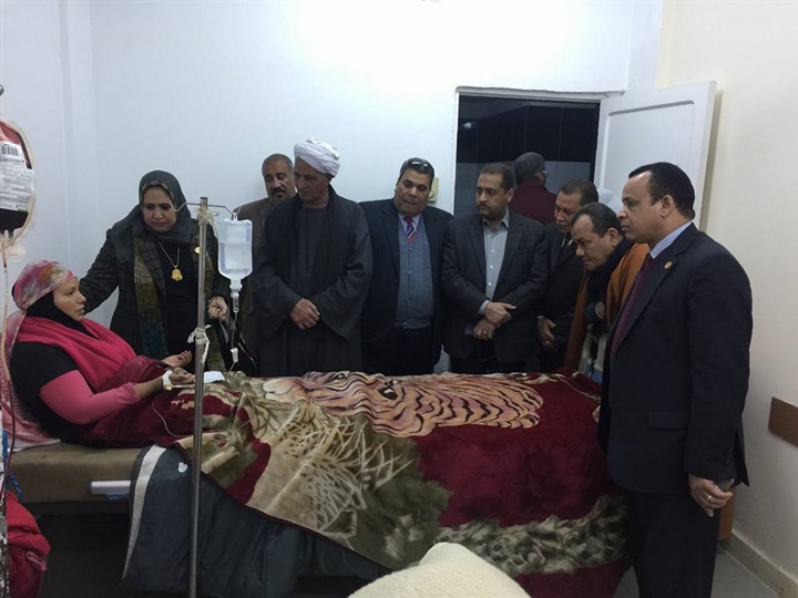 بالصور.. إنهاء إضراب موظفة التعليم بقنا بعد حل مشكلتها