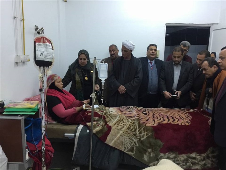 بالصور.. إنهاء إضراب موظفة التعليم بقنا بعد حل مشكلتها