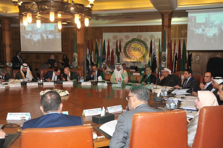 السفير الغنيم  دستور الكويت عزز الديمقراطيه وحقوق الانسان