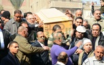  وصول معتز الدمرادش وزوجته للصلاة على 