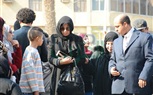  وصول معتز الدمرادش وزوجته للصلاة على 
