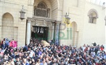  وصول معتز الدمرادش وزوجته للصلاة على 