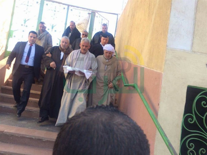 بالصور.. الكفن ينهى خصومة ثأرية بين عائلتين فى الجيزة