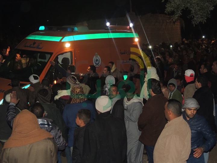 القيادات التنفيذية والأمنية تؤدى واجب العزاء فى شهيد الواجب الوطنى بالشرقية