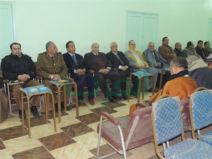 القيادات التنفيذية والأمنية تؤدى واجب العزاء فى شهيد الواجب الوطنى بالشرقية