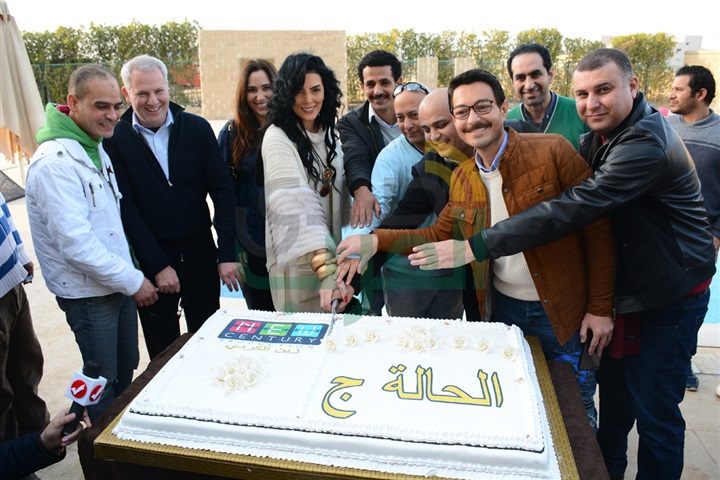 بالصور .. حورية فرغلي وأحمد زاهر يحتفلان ببدء تصوير "الحالة ج" بالصور .. حورية فرغلي وأحمد زاهر يحتفلان ببدء تصوير "الحالة ج"