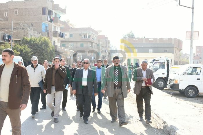 محافظ الشرقية في جولة تفقدية لمنطقة بحر مشتول وترعة بهنباي بمدينة الزقازيق