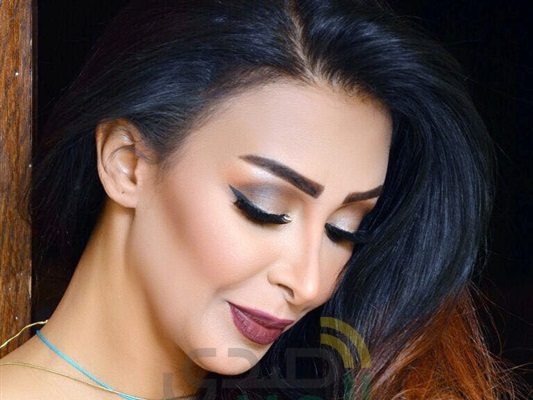 بالصور .. شهيناز في "لوك جديد" بعد خلع الحجاب بالصور .. شهيناز في "لوك جديد" بعد خلع الحجاب
