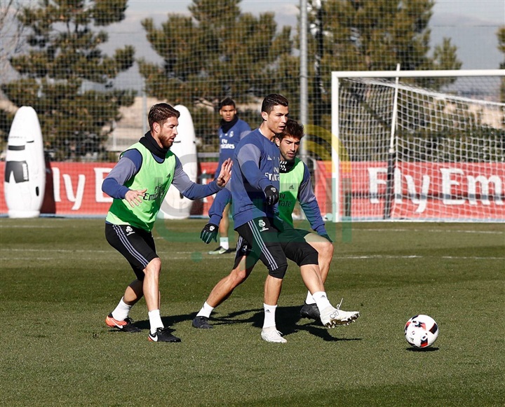 بالصور.. "الملكى" يختتم تدريباته استعدادا لسيلتا فيجو