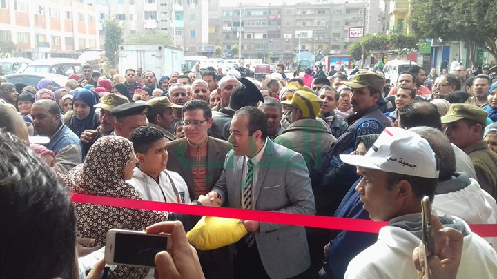 وكيل تموين القليوبية يفتتح معرض "من أجل مصر" بطوخ