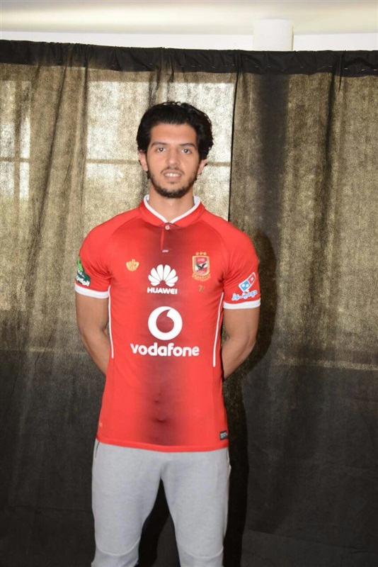 شاهد.. عمرو بركات بتيشيرت الأهلي