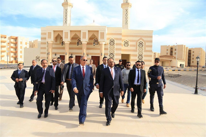 سفير الإمارات بالقاهرة يختتم زيارته إلى البحر الأحمر  