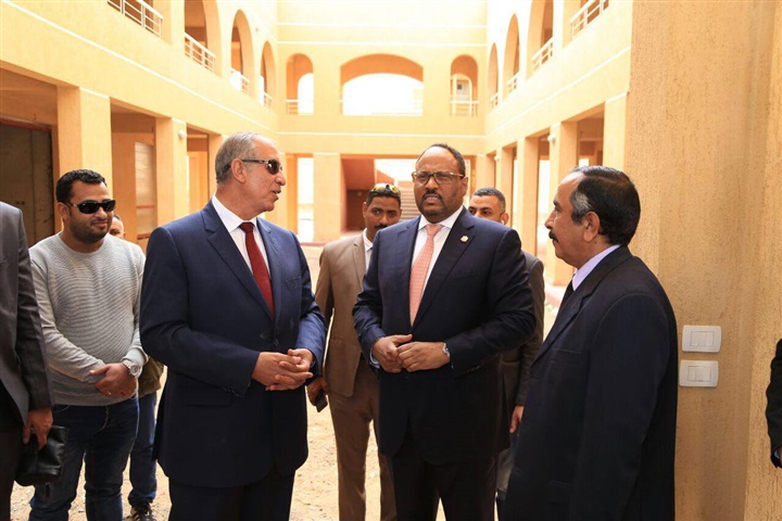 سفير الإمارات بالقاهرة يختتم زيارته إلى البحر الأحمر  