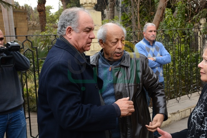 بالصور.. وصول جثمان الشاعر سيد حجاب إلى مسجد الفاروق بالمعادى بالصور.. وصول جثمان الشاعر سيد حجاب إلى مسجد الفاروق بالمعادى