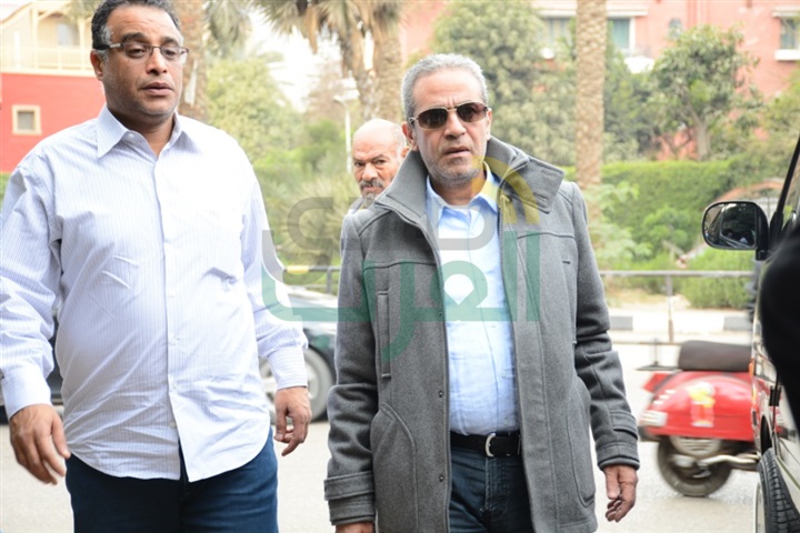 بالصور.. وصول جثمان الشاعر سيد حجاب إلى مسجد الفاروق بالمعادى بالصور.. وصول جثمان الشاعر سيد حجاب إلى مسجد الفاروق بالمعادى