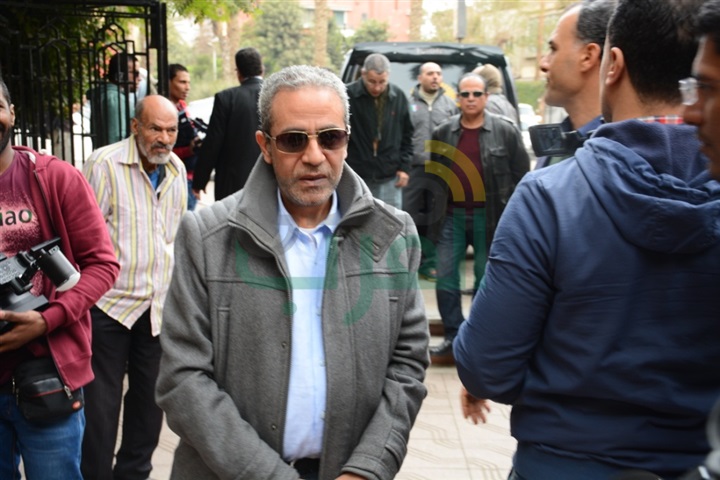 بالصور.. وصول جثمان الشاعر سيد حجاب إلى مسجد الفاروق بالمعادى بالصور.. وصول جثمان الشاعر سيد حجاب إلى مسجد الفاروق بالمعادى
